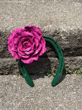 Pink Welded Flower on Horseshoe Lily Pad